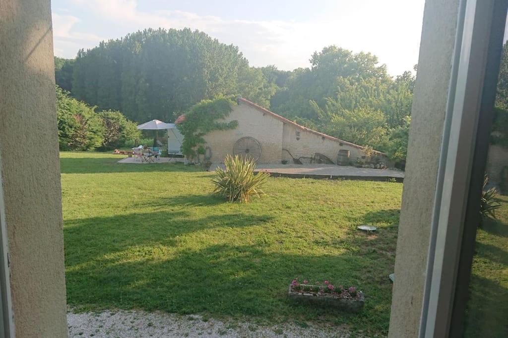 Entire Apartment With Swimming Pool Near Aubeterre Saint-Romain  Exteriör bild