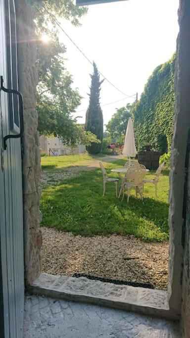 Entire Apartment With Swimming Pool Near Aubeterre Saint-Romain  Exteriör bild